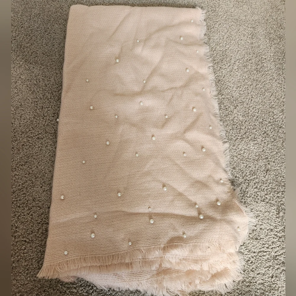 Buckle Scarf - Picture 2 of 4